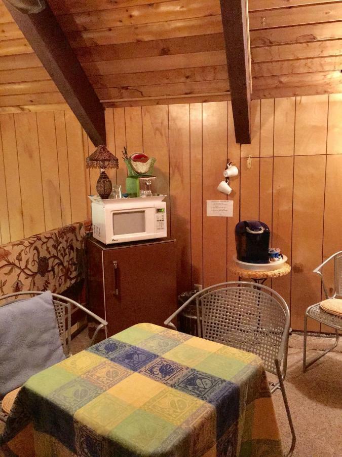 Manitou Lodge Forks Bagian luar foto