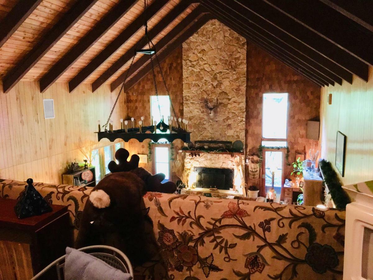 Manitou Lodge Forks Bagian luar foto