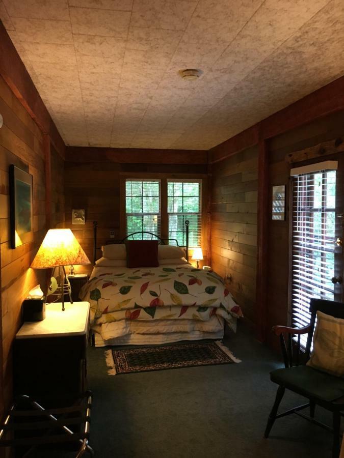 Manitou Lodge Forks Bagian luar foto