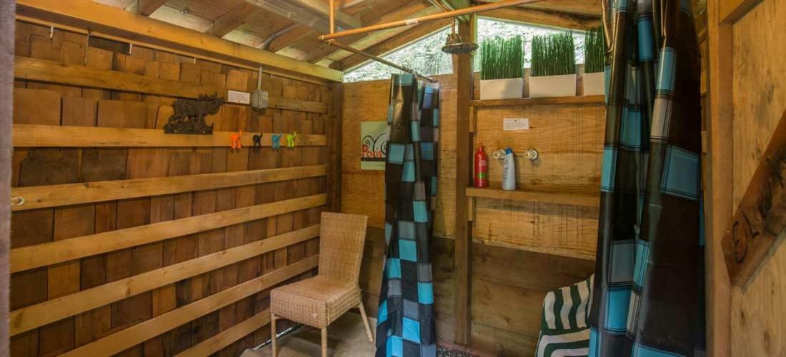 Manitou Lodge Forks Bagian luar foto
